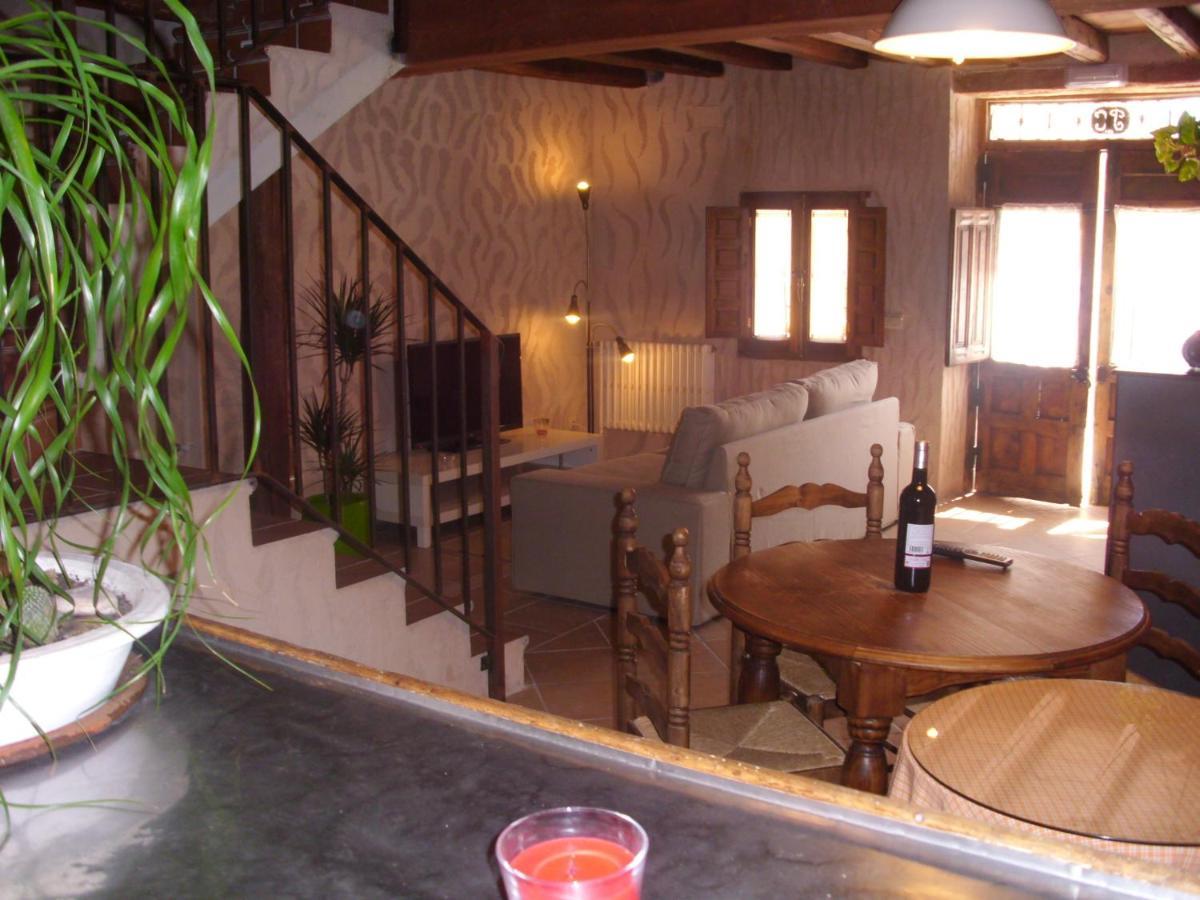 Casa Rural Con Jacuzzi Taberna Del Tio Pedro Cabanas de Polendos Bagian luar foto